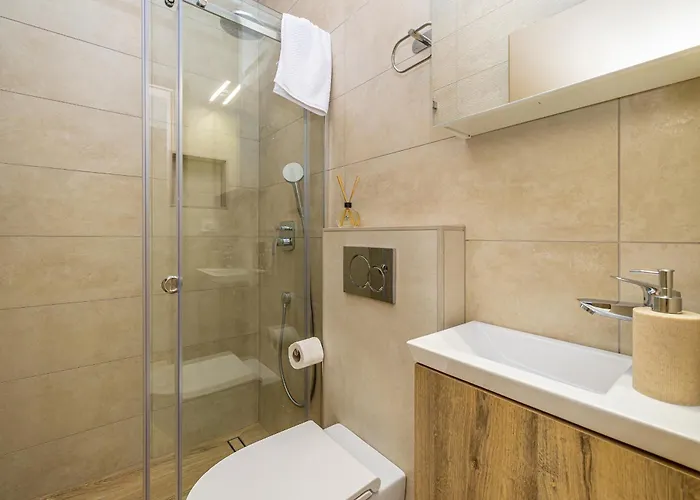 Kuca Za Odmor Olive Blue אומיסאליי